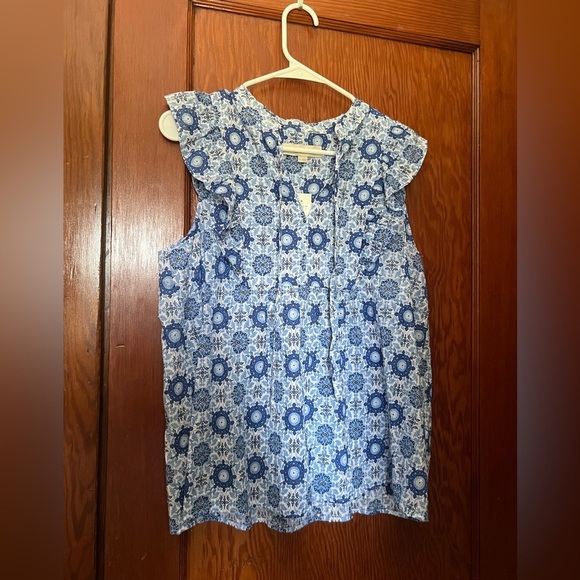 LOFT Tops - NWT the Loft Women’s Blue Floral Sleeveless Top Medium